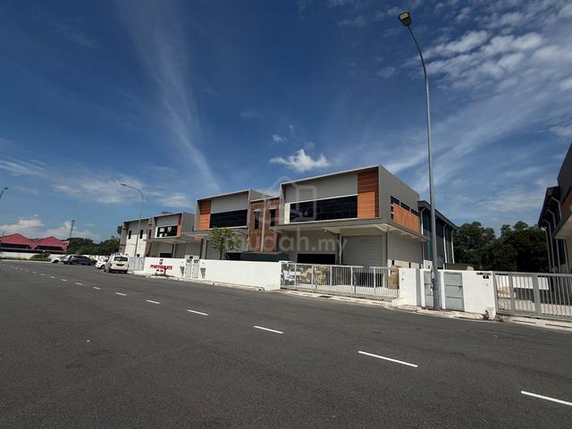 Nice 1.5 storey semi D factory @ Nilai For Rent 1