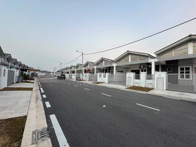 Kulai, Jalan Bayan Bandar Putra Corner Lot Single Storey,Kulai 1