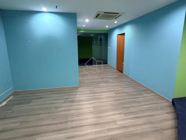 Office KELANA SQUARE Kelana Jaya [ BLOCK B / PARTIALLY FURNISHED ] 1