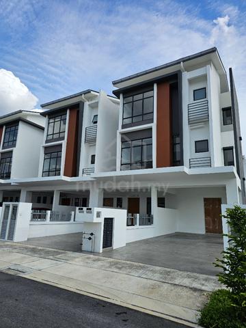 Akasia Townhouse Semenyih 1654 ,Diamond City,Eco majesticsqft 1