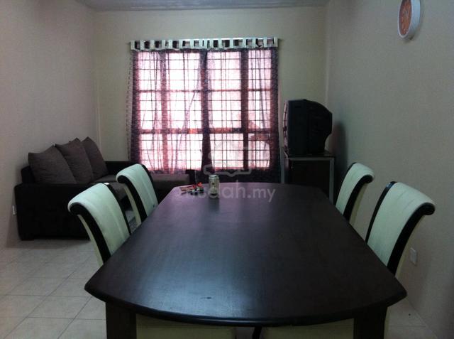 Room at Pusat Komersial Seksyen 7 Shah Alam (Muslimah, 4 vacancies) 1