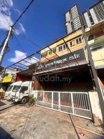 For Rent Shop lot  2nd and the 3rd floor, Kovil Hilir 2
