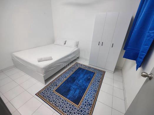Bilik Sewa Lelaki Comfy Premium Room 500Mbps Ultra Fast WiFi Carpark 1