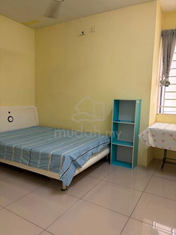 PV15 (Platinum Lake PV 15 Setapak medium room For Rent 1