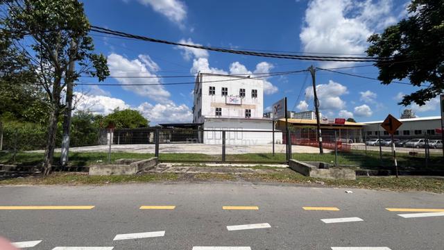 Warehouse / Commercial Building For Sale / Rent Simpang Taiping Perak 1