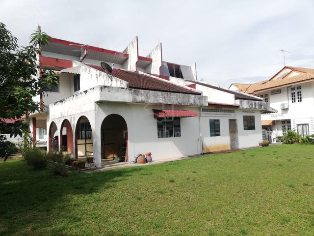 Double Storey Bungalow at Jalan Penghulu Abbas Bukit Baru Melaka. 1