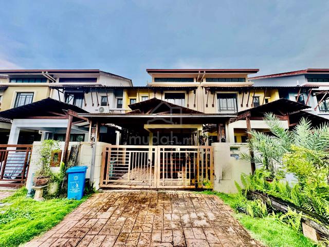 RENOVATED FACING OPEN PARK DOUBLE STOREY GREENLANE Bj 1
