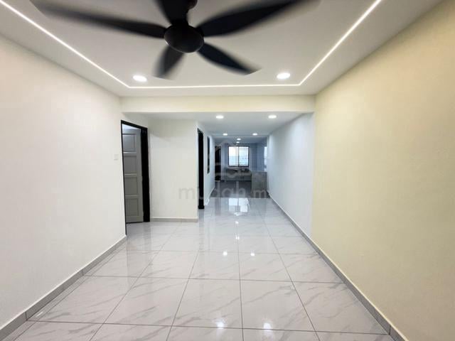 Jalan Makmur 2Stry Fully Renovated Taman Damai Jaya, Skudai 1