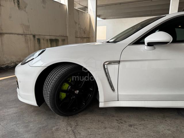 2011 Porsche PANAMERA 4.8 TURBO S-A (A) - 5