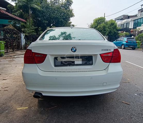 2011 Bmw 320i 2.0 (CKD) E90 /FULL LOAN - 4