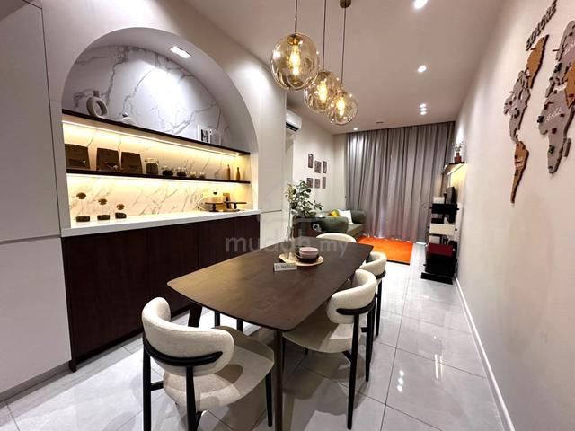 LakeFront Residence 1