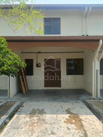 Double Storey Terrace House For Rent at Bukit Kemuning 1