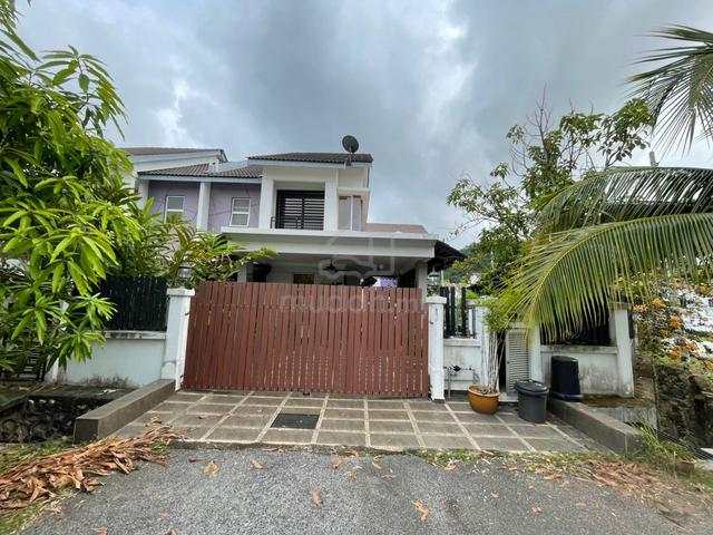 2 Storey Semi-D Corner Lot Renovated Bayu Suria Bandar Puncak Alam 1