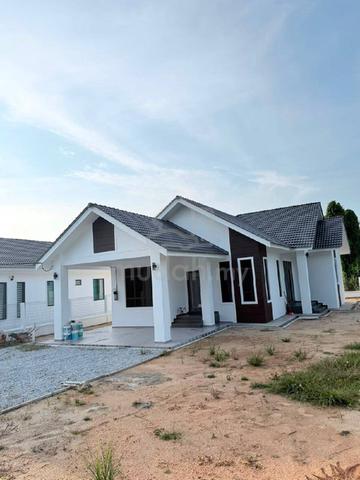 Padang Enggang Rumah Banglo Tanah Luas 1
