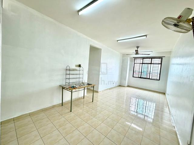 Indah Court Apartment (Bukit Indah) 1