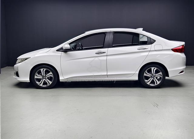 2015 Honda CITY 1.5 V FSH PushStart Genuine Mil - 5