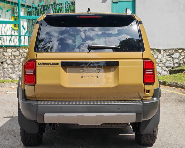 FIRST EDITION 2024 Toyota LANDCRUISER LC250 2.8 VX - 4