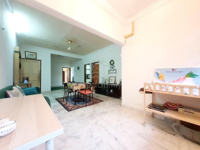 Putra Apartment 1