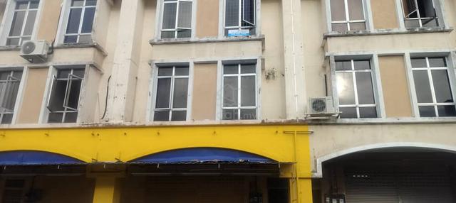 Upper Floor of Shoplot for Rent 1
