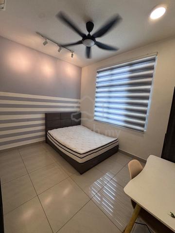 Sks haibitat / Master bedroom / Larkin / walking distance bus terminal 1