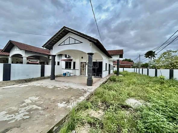 Rumah Semi-D Bukit Kuang 4Bilik Keluasan Tanah 4200 kaki persegi 1