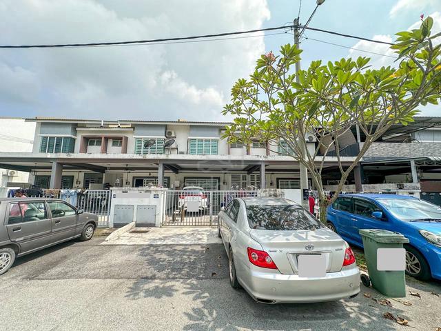 [FREEHOLD] Double Storey Freehold Terrace At Taman Emas, Dengkil 1