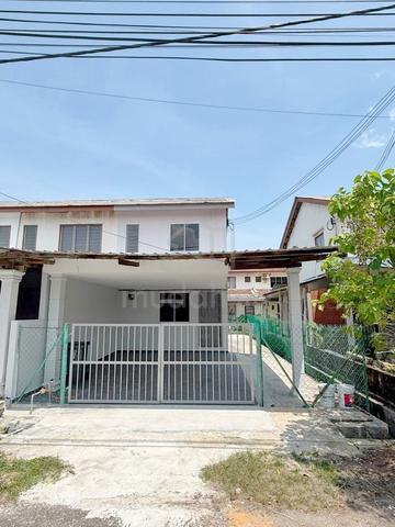 Jalan Pelangi, Taman Pelangi Mas, Pekan Nanas, Double Storey Low Cost 1