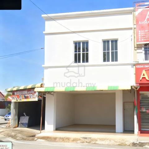 Corner Shoplot at Prime Location – Your Business Goldmine! 1