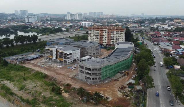 [Facing Main Road]Freehold 2-Storey Shop Office in Bukit Angkat Kajang 1