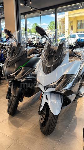 MODENAS KYMCO Xciting 400 maxi scooter TMM - photo 2 of 2