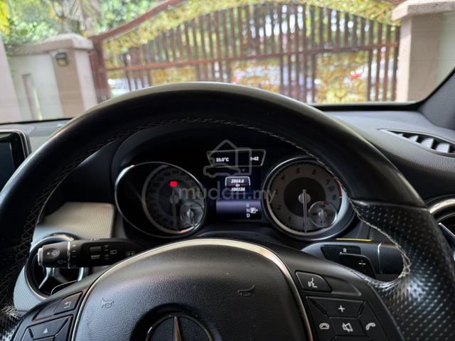 2015 Mercedes Benz GLA180 (CBU) 1.6 (A) - 4