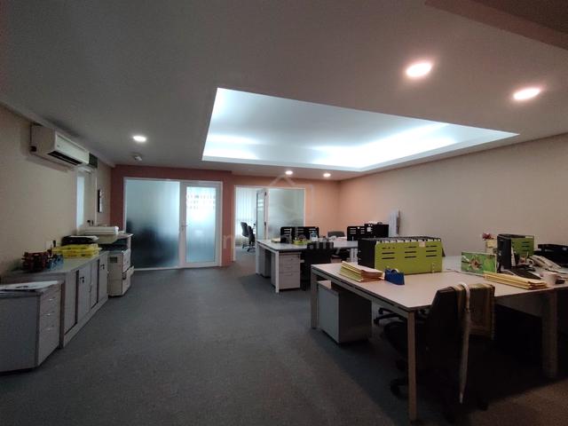 Fully fitted office 1