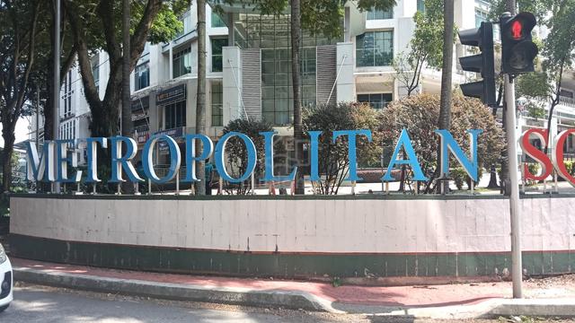 Metropolitan Square 1