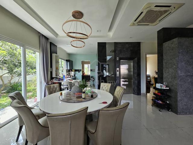 Spacious 2 Storey Bungalow For Sale at Matured Township Sri Petaling. 1