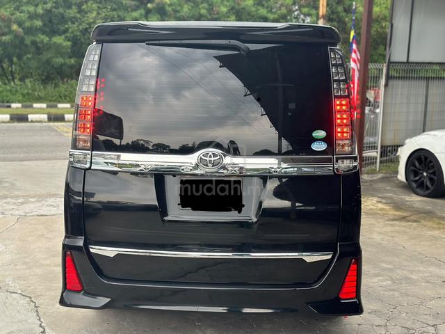 2017 Toyota VOXY 2.0 ZS KIRAMEKI II (A) LIKE NEW!! - 4