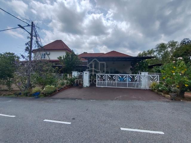 1.5-Storey Bungalow COLLEGE HEIGHT RESORT, NILAI / PAJAM 1