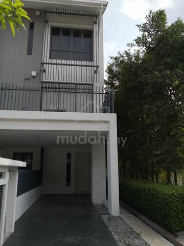 YOUR DREAM FAMILY HOME FULLY FURNISHED FREEHOLD FOR Sale! 1