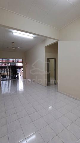 Single Terrace House @ Taman Kg Majid, Kluang For Rent 1
