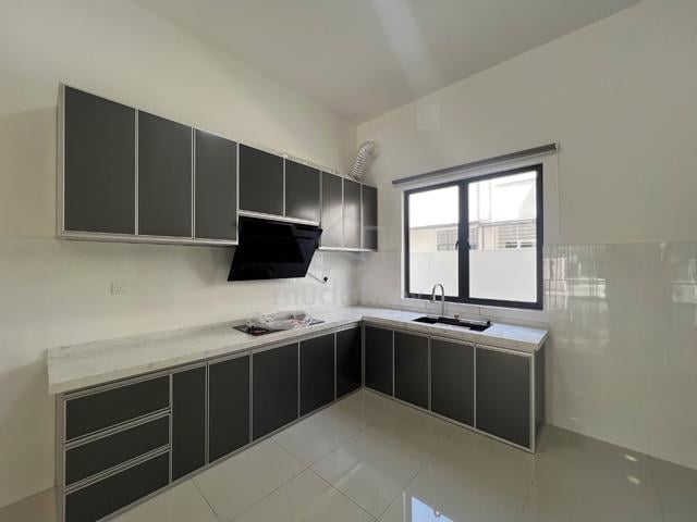 【Move in condition】Robin @ bandar rimbayu, 2 storey house, P/Furnish 1