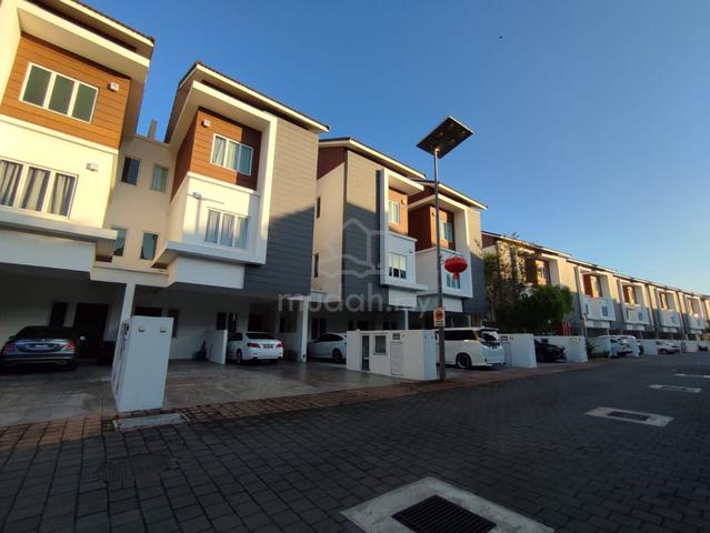 Sunway Wellesley Ground Floor Townhouse Fully Renovated Private Garden 1