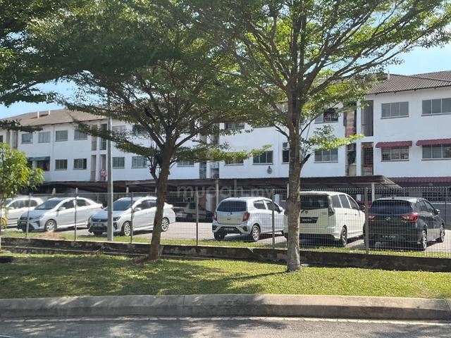 Ixora Apartment ( Garden Avenue ) 1