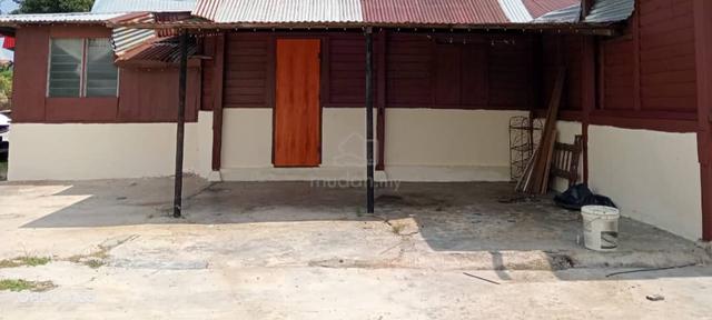 Rumah kampung di jasin untuk disewakan 1