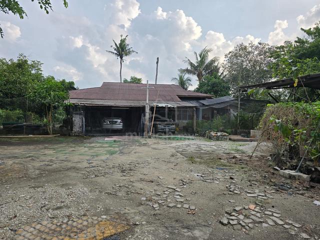House for Rent – Ayer Tawar 1