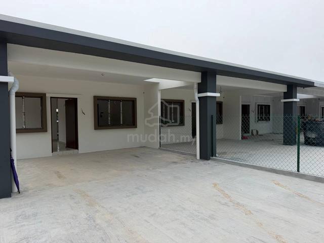 Rumah klang 10% Discount  RM 47k paking boleh 4 bijik kereta 1