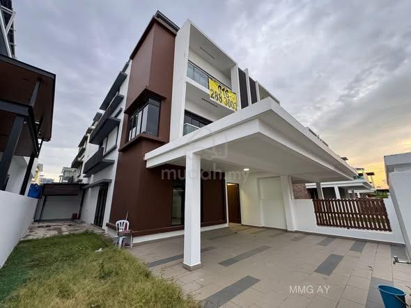 Setia Utama 1 Setia Alam 3 Storey Semi D Retusa Type 1