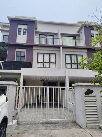 Upper Level Townhouse Bandar Puteri Bangi 1