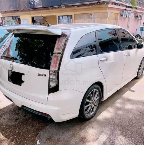 2011 Honda STREAM 1.8 i-VTEC RSZ FACELIFT (A) - 2