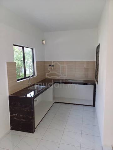Rumah Teres Setingkat Untuk Dijual di Lunas 3
