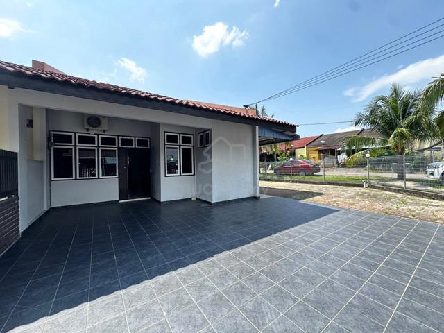 Taman Data 1sty corner extra land full loan good condition 1