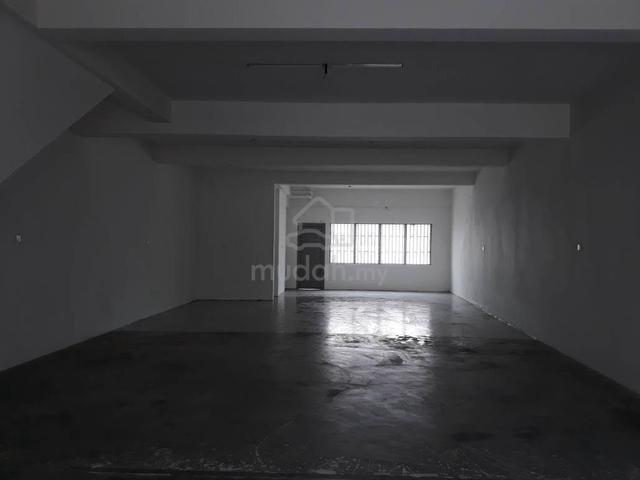 Hot Area Ground Floor Shop 26x80 Bandar Botanic Klang for rent 1
